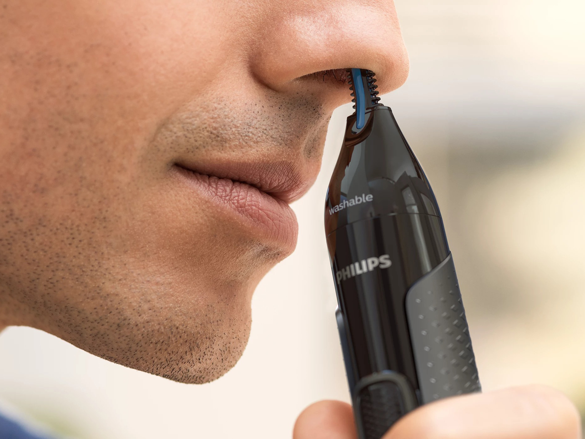 Trymer do nosa uszu i brwi Philips NT3650/16 - 2 nasadki, baterie AA Zastosowanie do nosa i uszu