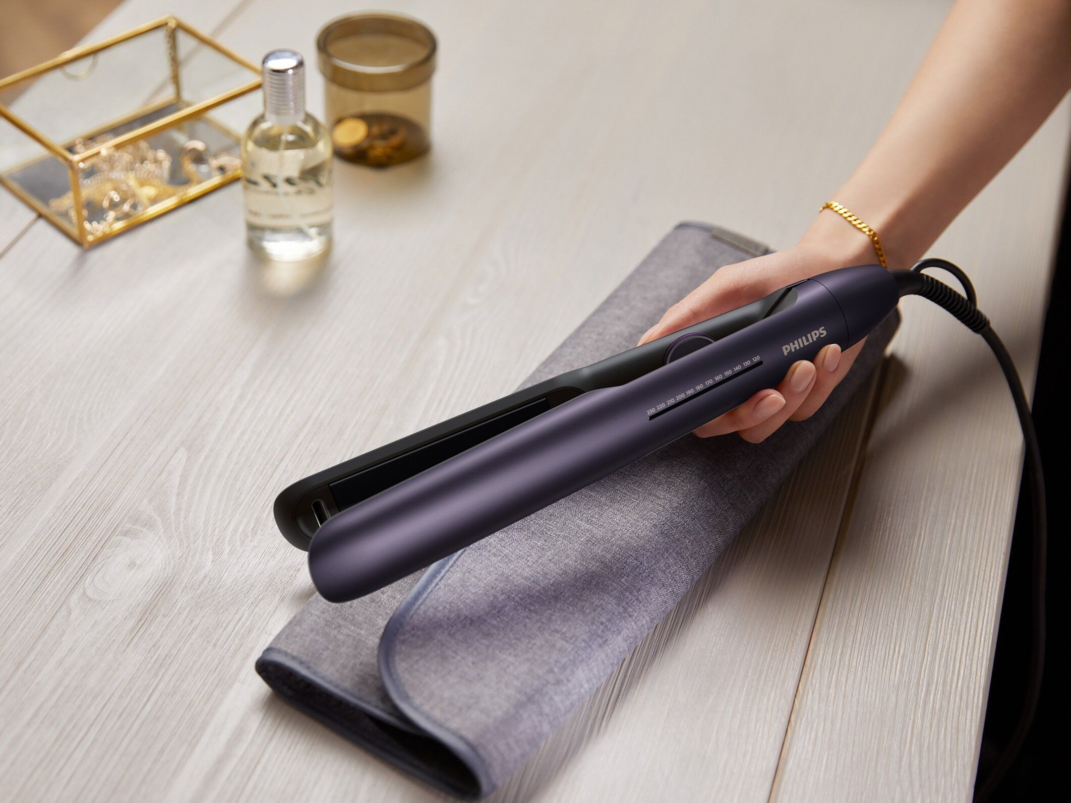 Prostownica Philips ThermoProtect BHS752/00 – ceramiczna, jonizacja Model BHS752/00