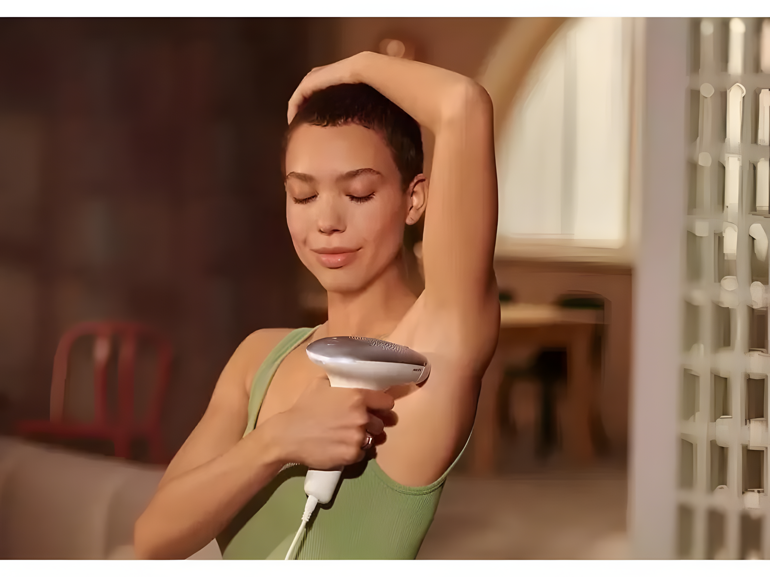 Philips Lumea IPL 7000 Depilator Laserowy 3 Nasadki 250000 Błysków Model SC1998/00