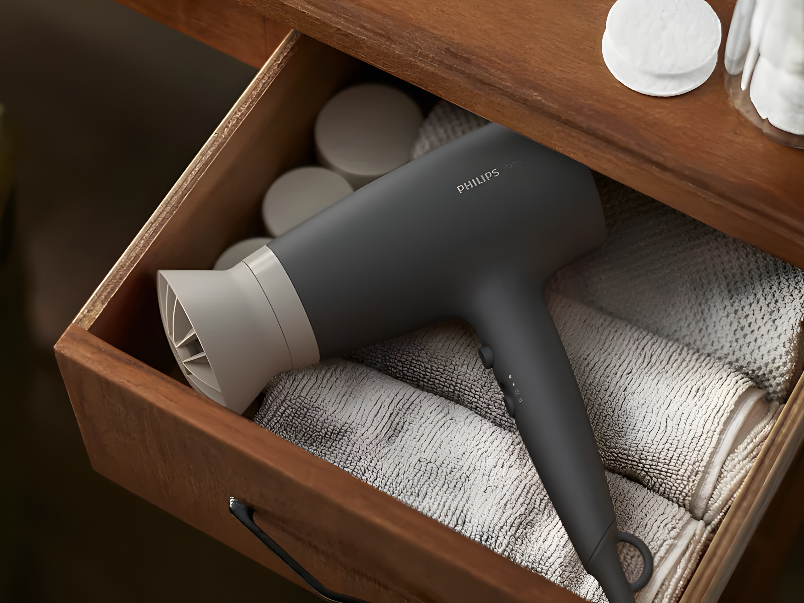 SUSZARKA DO WŁOSÓW Philips Jonizacja ThermoProtect 2100W Zimny Nadmuch Marka Philips